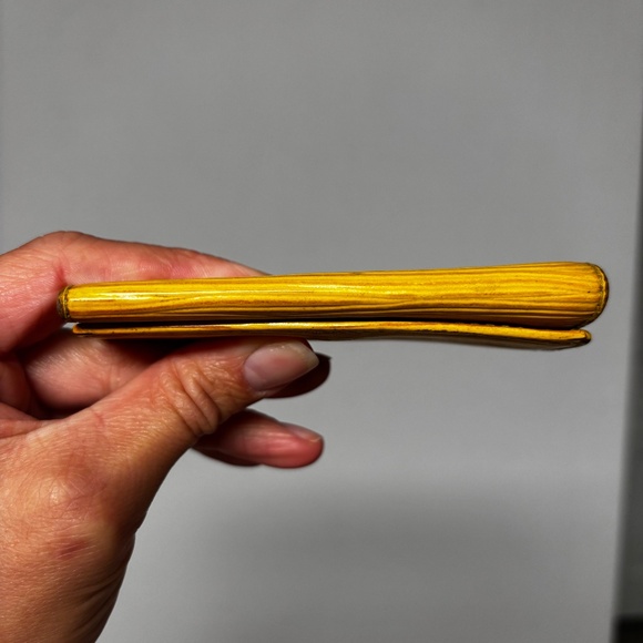 Louis Vuitton Women's Yellow Epi Leather 4-Key Holder - Picture 8 of 15